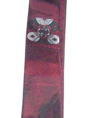 Tie Red  Black Silver  Silk Neck Tie Unknown Brand  56 " Long  2 1/2"  Wide
